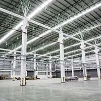 Lagerhalle mit LED-Beleuchtung Lagerhalle mit LED-Beleuchtung