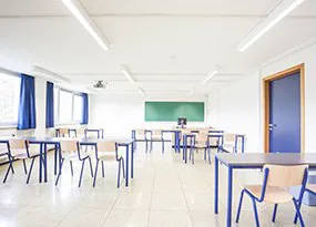 LED-Beleuchtung in einem Klassenraum LED-Beleuchtung in einem Klassenraum